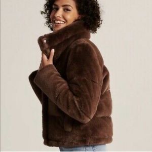Abercrombie & Fitch‎ Faux Fur Mini Puffer